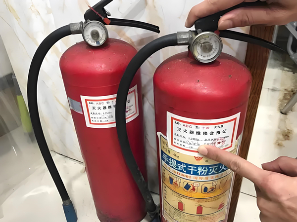滅火器外觀檢查 滅火器外觀檢查